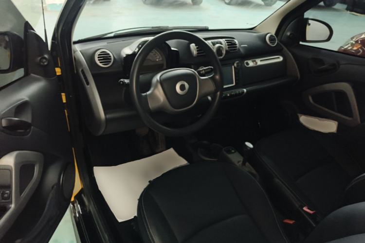 Used smart fortwo 2012 1.0 MHD Hardtop Standard Edition Center Console