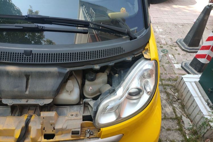 Used smart fortwo 2012 1.0 MHD Hardtop Comfort Edition Engine Bay Left