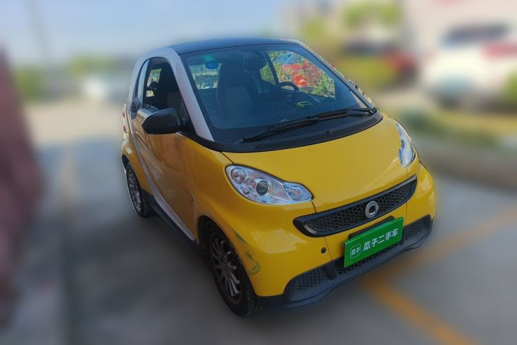 Used smart fortwo 2012 1.0 MHD Hardtop Standard Edition Front Right 45 Deg