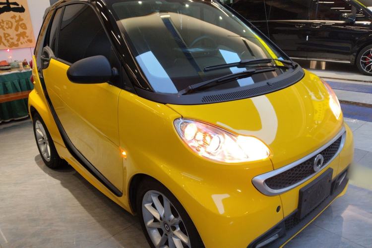 Used smart fortwo 2012 1.0 MHD Convertible Passion Edition Front Right 45 Deg