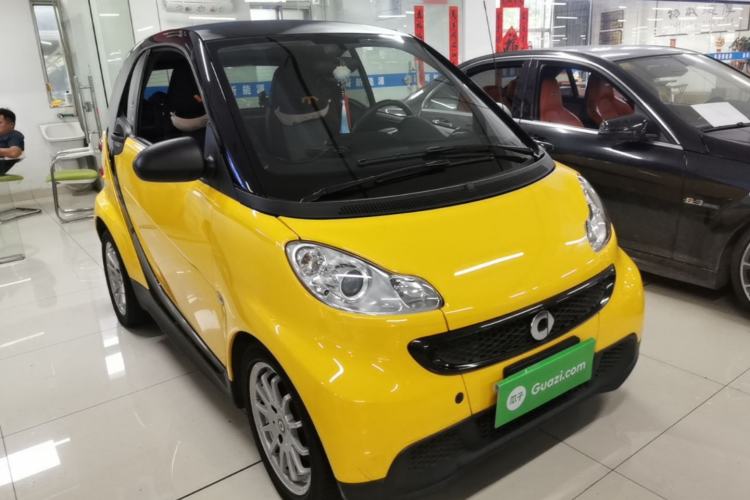 Used smart fortwo 2012 1.0 MHD Hardtop Standard Edition Front Right 45 Deg