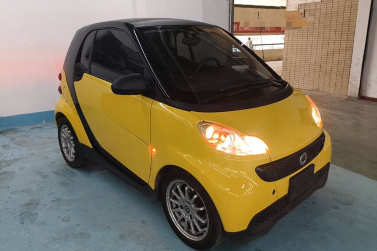 Used smart fortwo 2012 1.0 MHD Hardtop Standard Edition Front Right 45 Deg