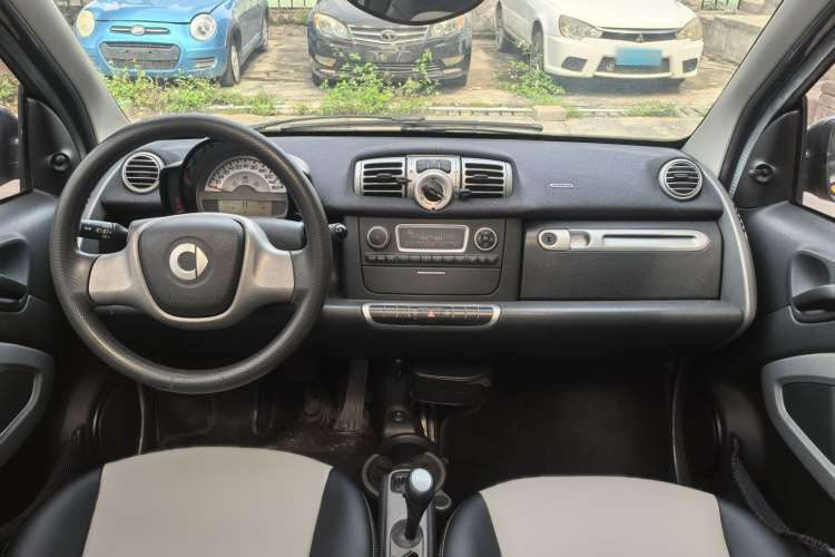 Used smart fortwo 2012 1.0 MHD Hardtop Comfort Edition Interior 1