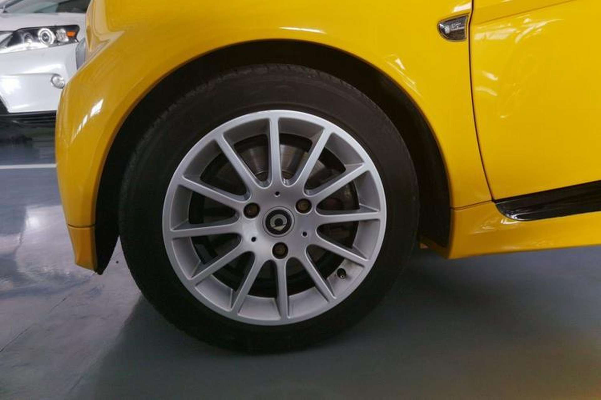 Used smart fortwo 2012 1.0 MHD Hardtop Comfort Edition Left Front Wheel Hub