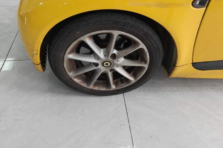 Used smart fortwo 2012 1.0 MHD Hardtop Passion Edition Left Front Wheel Hub