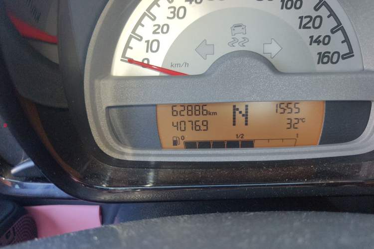Used smart fortwo 2012 1.0 MHD Hardtop Standard Edition Odometer Close Up