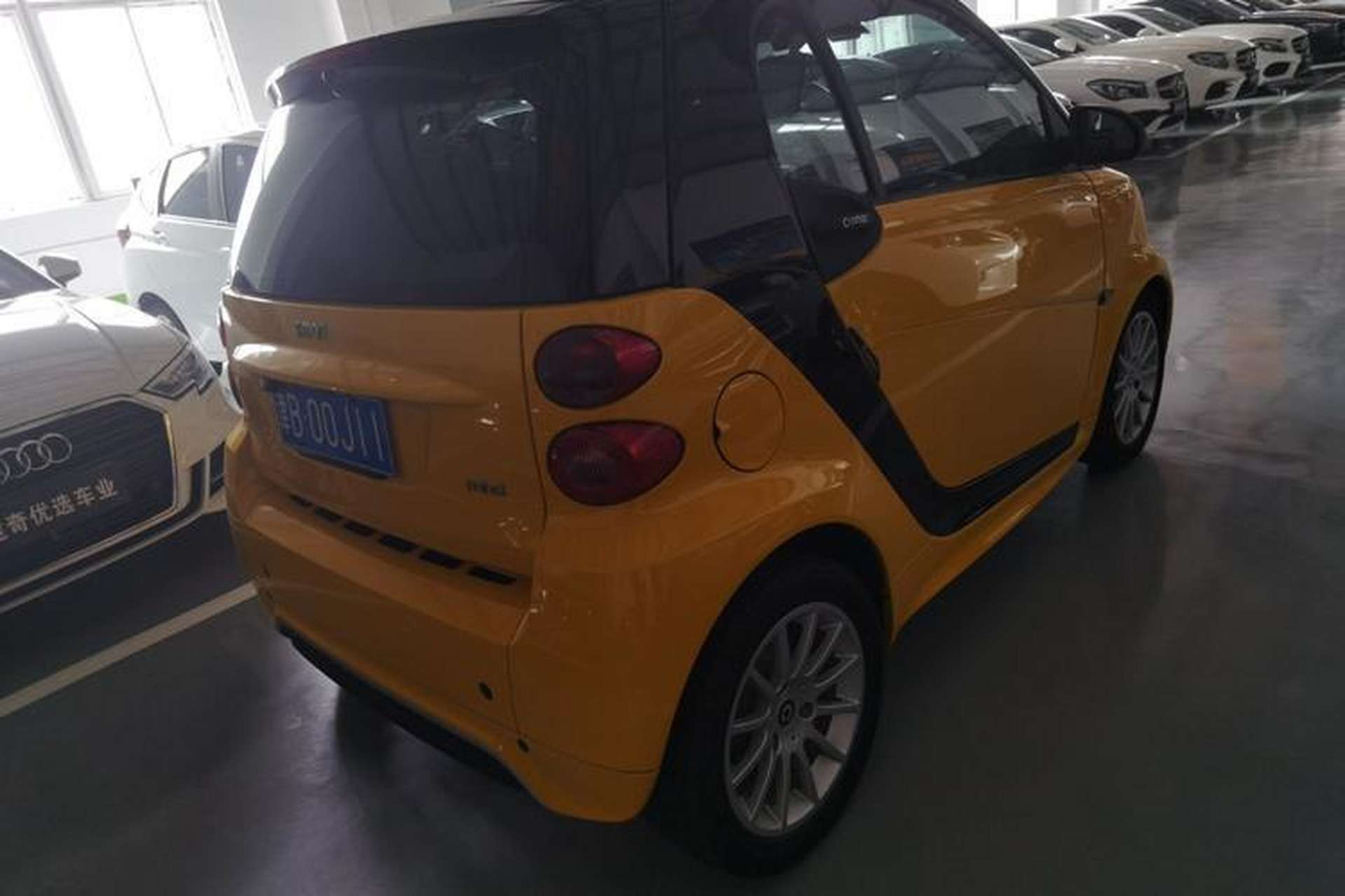 Used smart fortwo 2012 1.0 MHD Hardtop Comfort Edition Rear Right 45 Deg