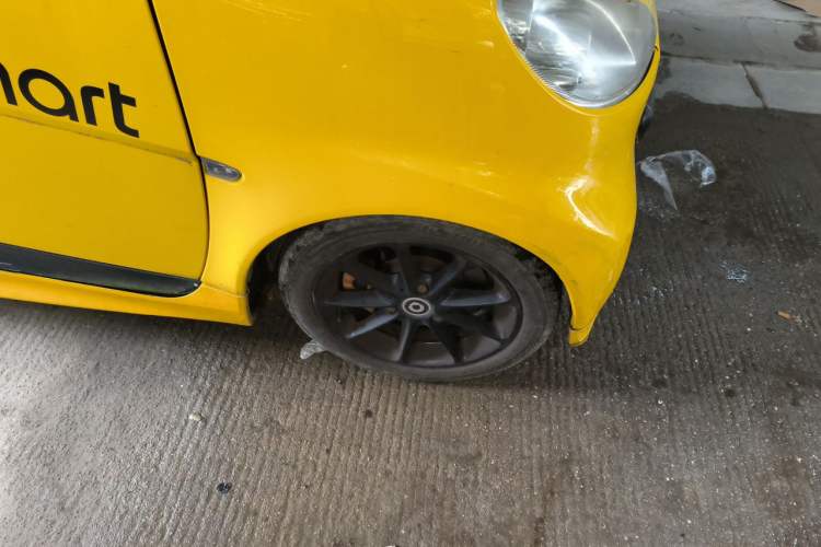Used smart fortwo 2012 1.0 MHD Hardtop Passion Edition Right Front Wheel Hub