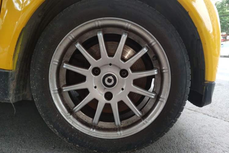 Used smart fortwo 2012 1.0 MHD Hardtop Standard Edition Right Front Wheel Hub