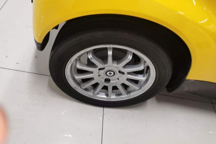 Used smart fortwo 2012 1.0 MHD Hardtop Standard Edition Right Rear Wheel Hub