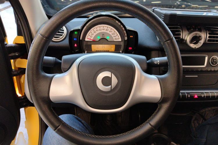 Used smart fortwo 2012 1.0 MHD Convertible Passion Edition Steering Wheel