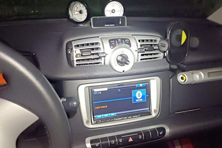 Used smart fortwo 2013 1.0T Hardtop Passion Edition Audio And AC Panel