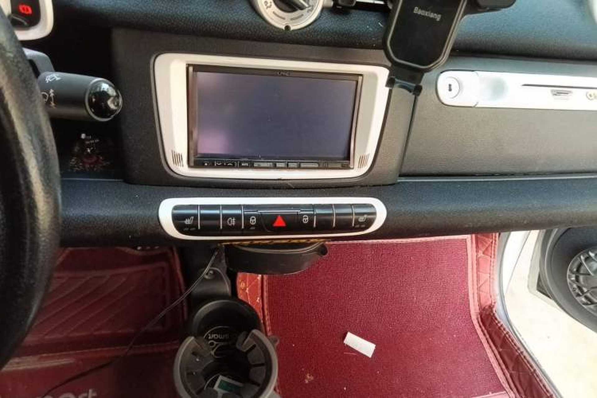 Used smart fortwo 2013 1.0T Convertible Passion Edition Audio And AC Panel