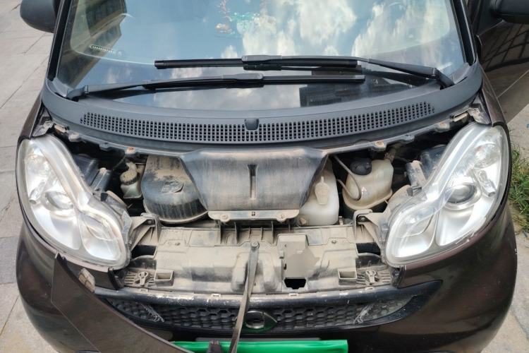 Used smart fortwo 2013 1.0 MHD New Year Special Edition Engine Bay