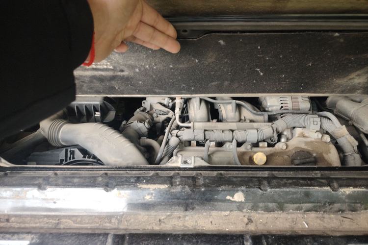 Used smart fortwo 2013 1.0T Convertible City Ranger Special Edition Engine Bay