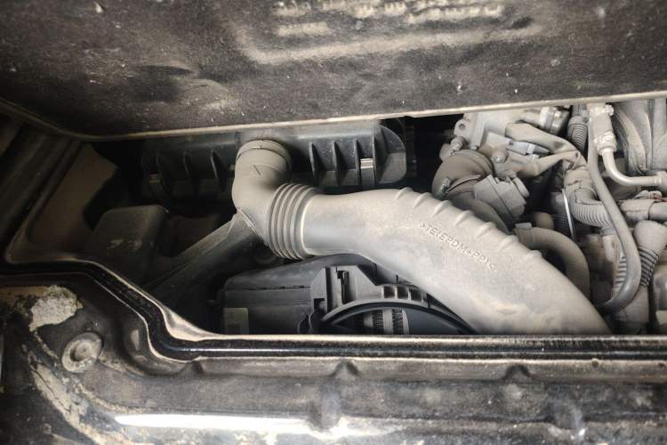 Used smart fortwo 2013 1.0T Convertible City Ranger Special Edition Engine Bay Right