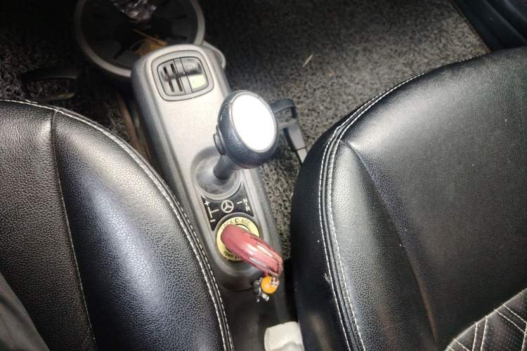Used smart fortwo 2013 1.0 MHD New Year Special Edition Gear Lever
