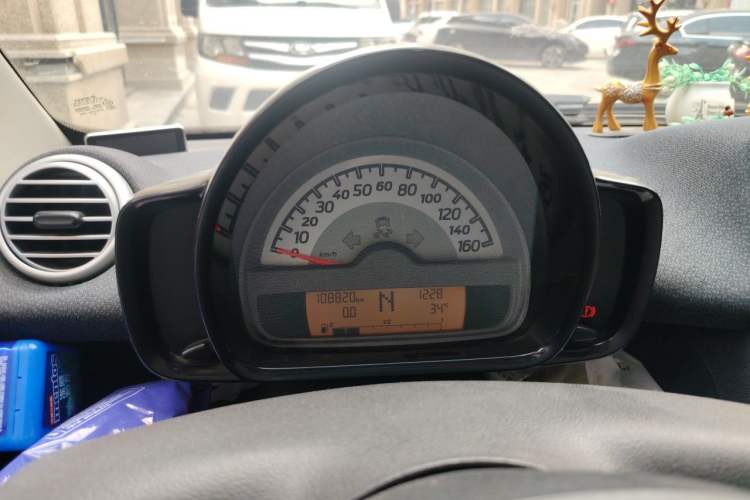 Used smart fortwo 2013 1.0 MHD New Year Special Edition Instrument Cluster