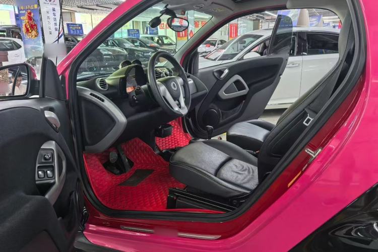 Used smart fortwo 2013 1.0T Hardtop Passion Edition Interior 3