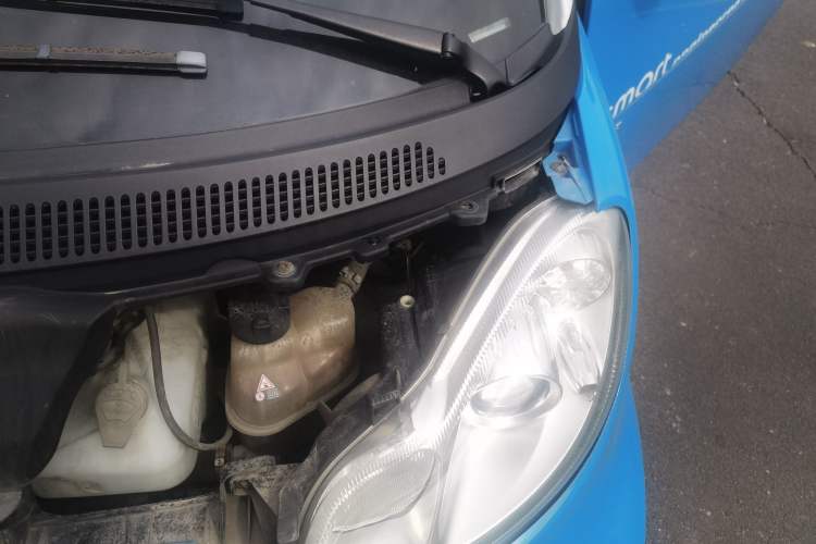 Used smart fortwo 2013 1.0T Convertible Passion Edition Engine Bay Left