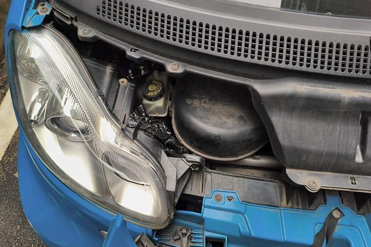 Used smart fortwo 2013 1.0T Hardtop Ice Cool Special Edition Engine Bay Right