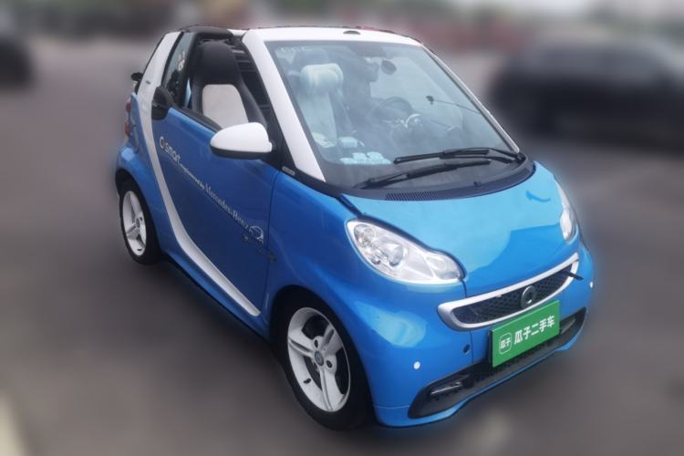 Used smart fortwo 2013 1.0T Convertible Passion Edition Front Right 45 Deg