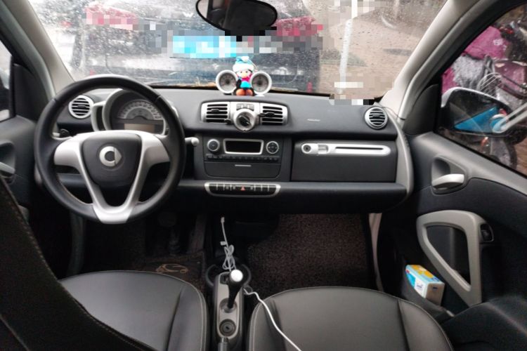 Used smart fortwo 2013 1.0T Hardtop Ice Cool Special Edition Interior 2
