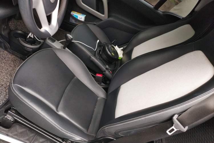 Used smart fortwo 2013 1.0T Hardtop Ice Cool Special Edition Left Front Seat