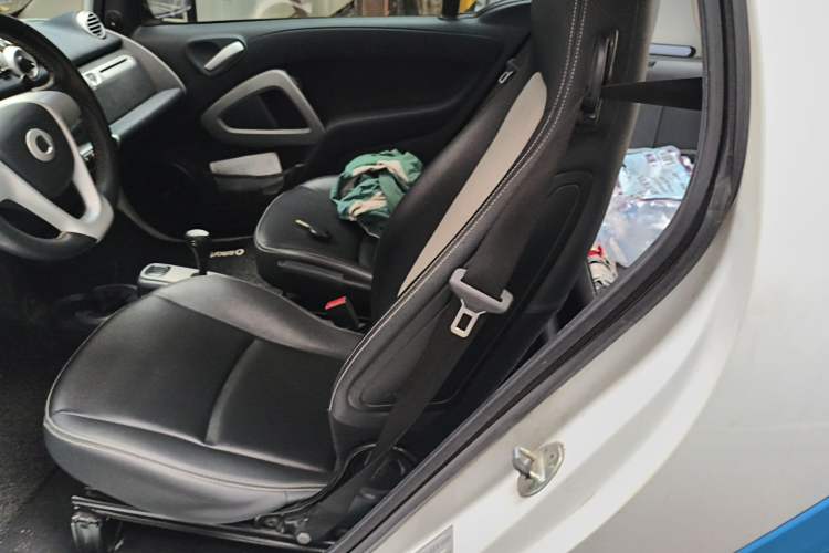 Used smart fortwo 2013 1.0T Hardtop Ice Cool Special Edition Left Rear Seat