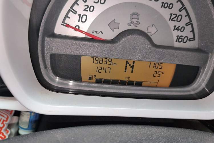 Used smart fortwo 2013 1.0T Hardtop Ice Cool Special Edition Odometer Close Up