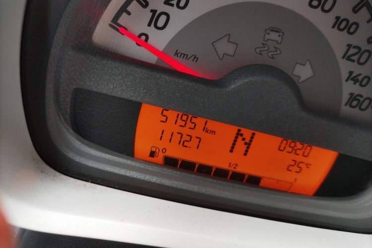 Used smart fortwo 2013 1.0T Hardtop Ice Cool Special Edition Odometer Close Up