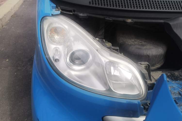 Used smart fortwo 2013 1.0T Convertible Passion Edition Right Front Headlight