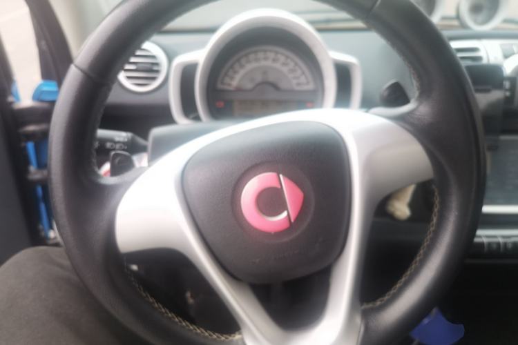 Used smart fortwo 2013 1.0T Convertible Passion Edition Steering Wheel