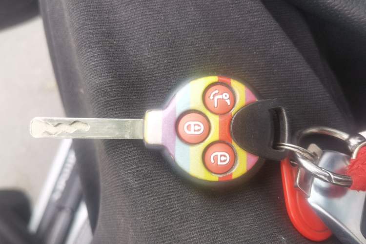 Used smart fortwo 2013 1.0T Convertible Passion Edition Vehicle Key