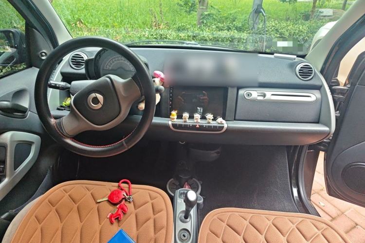 Used smart fortwo 2013 1.0 MHD Hardtop Chocolate Special Edition Center Console