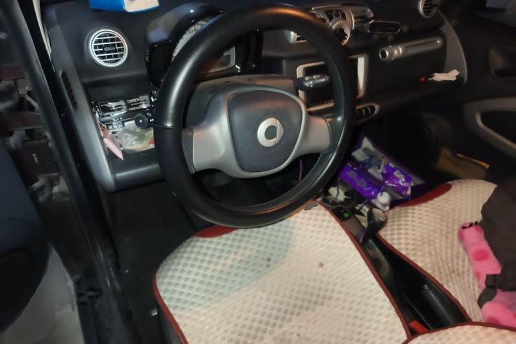Used smart fortwo 2013 1.0 MHD Hardtop Chocolate Special Edition Center Console