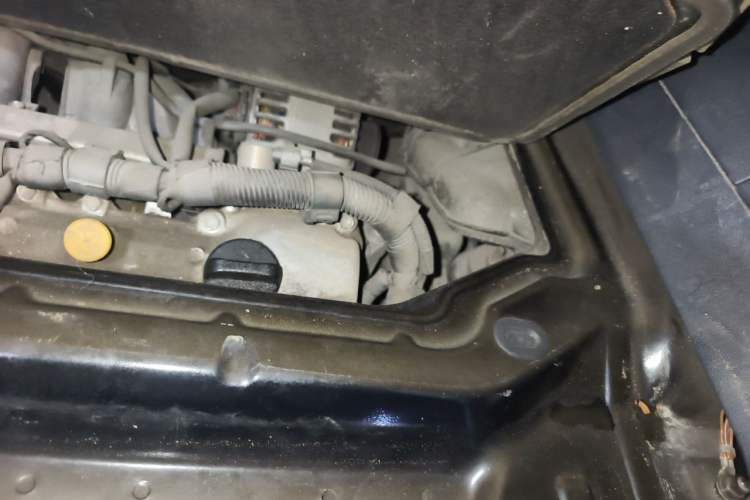 Used smart fortwo 2013 1.0 MHD Hardtop Chocolate Special Edition Engine Bay Left
