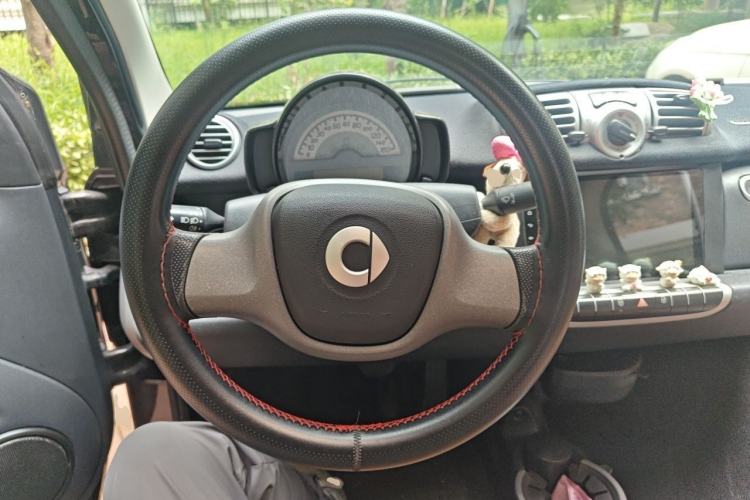 Used smart fortwo 2013 1.0 MHD Hardtop Chocolate Special Edition Steering Wheel