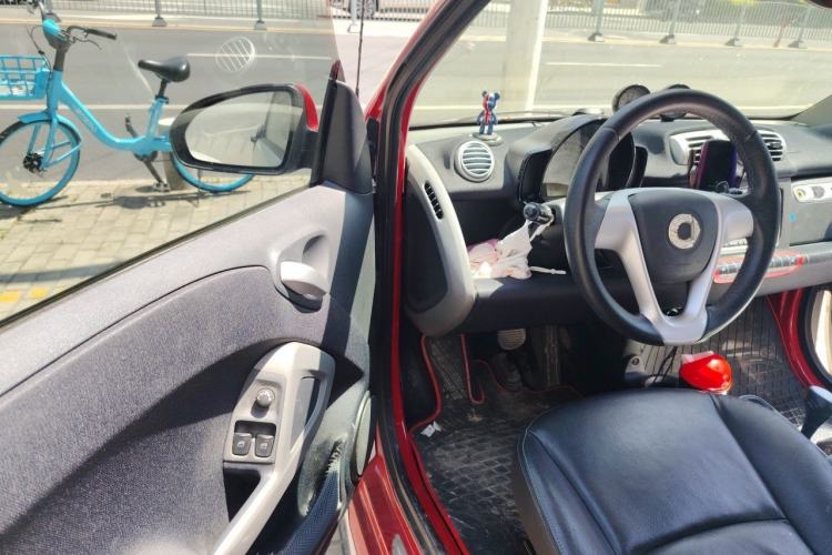 Used smart fortwo 2013 1.0T Hardtop Passion Edition Driver Seat