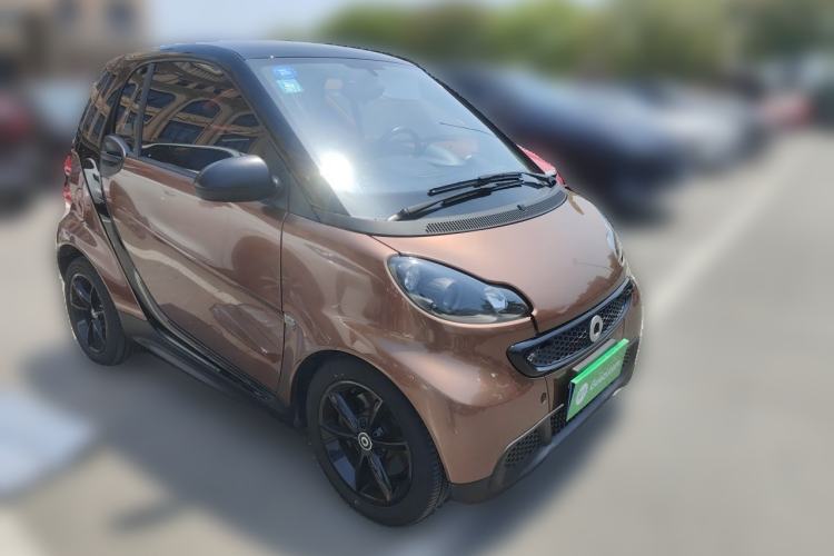 Used smart fortwo 2013 1.0 MHD Hardtop Chocolate Special Edition Front Right 45 Deg