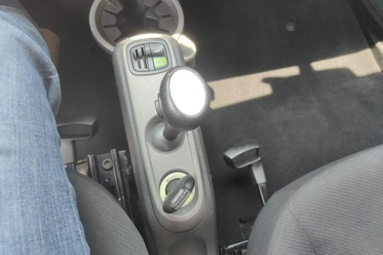 Used smart fortwo 2013 1.0 MHD Hardtop Chocolate Special Edition Gear Lever