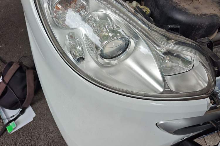 Used smart fortwo 2013 1.0T Hardtop Passion Edition Right Front Headlight