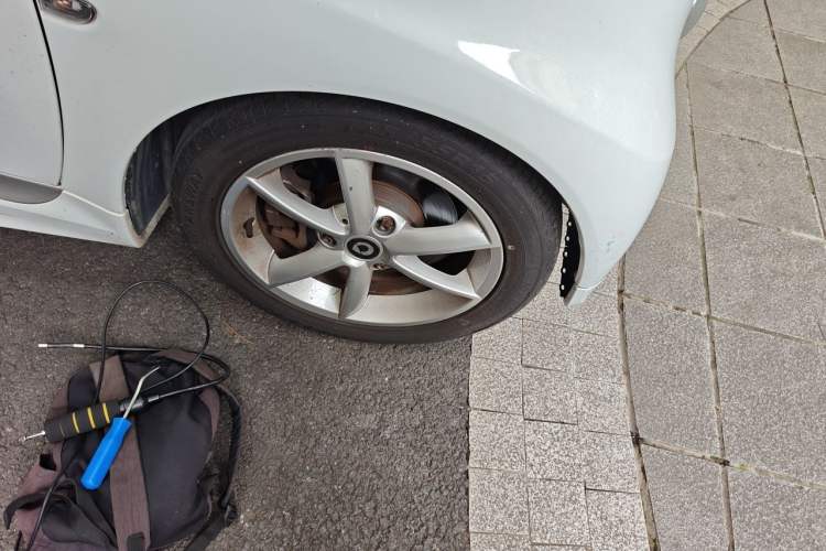 Used smart fortwo 2013 1.0T Hardtop Passion Edition Right Front Wheel Hub