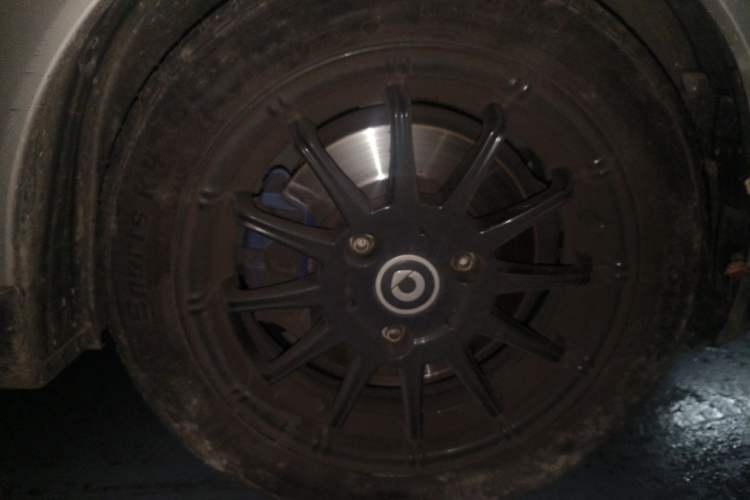 Used smart fortwo 2013 1.0T Hardtop City Ranger Special Edition Right Front Wheel Hub
