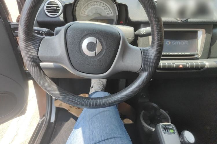 Used smart fortwo 2013 1.0 MHD Hardtop Chocolate Special Edition Steering Wheel