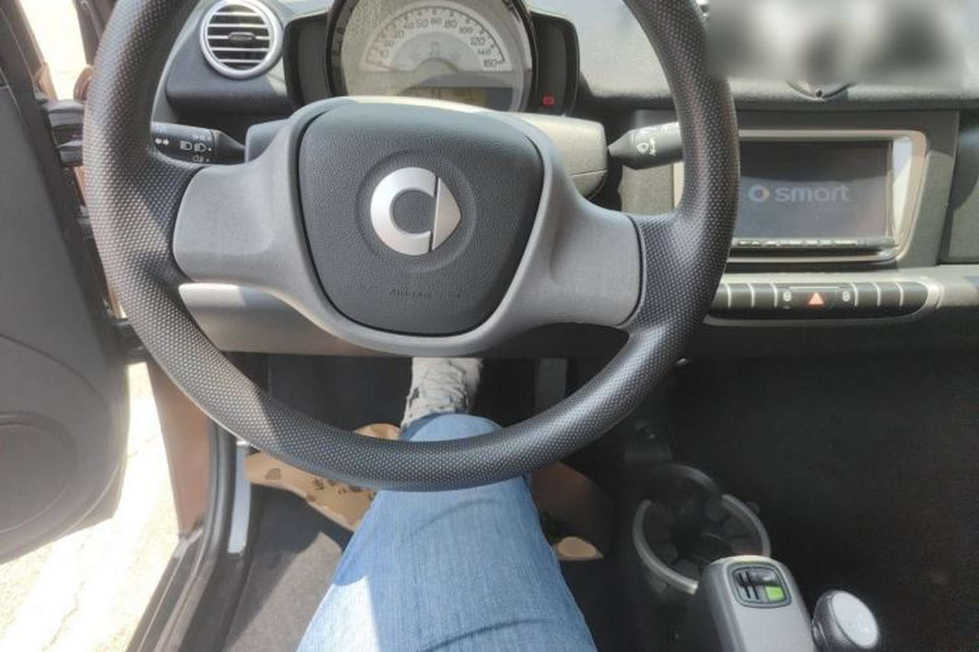 Used smart fortwo 2013 1.0 MHD Hardtop Chocolate Special Edition Steering Wheel