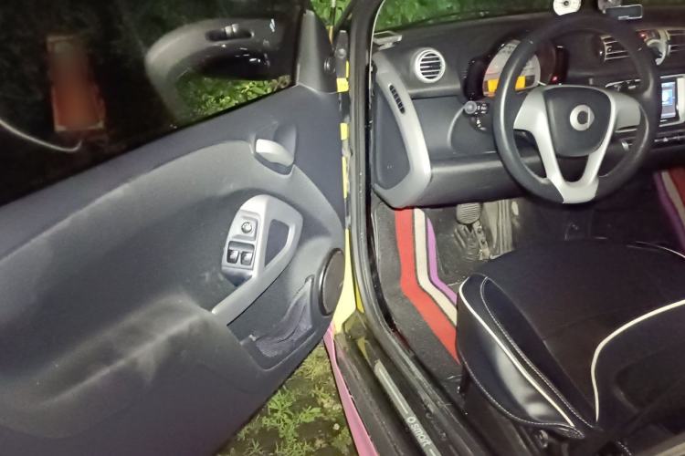 Used smart fortwo 2013 1.0T Hardtop Passion Edition Driver Seat