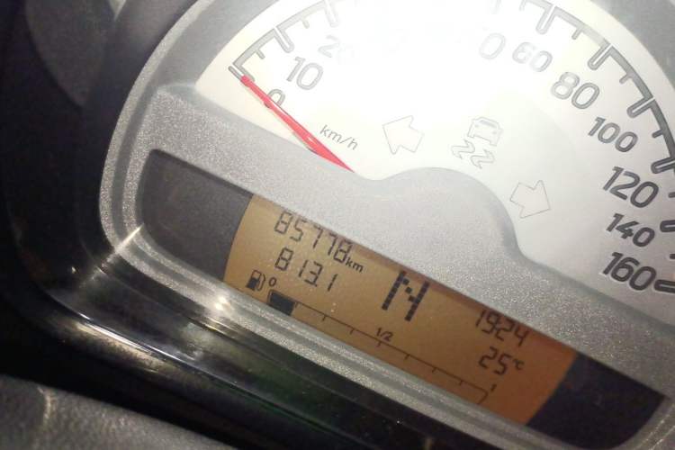 Used smart fortwo 2013 1.0T Hardtop Passion Edition Odometer Close Up
