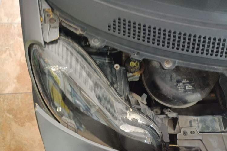 Used smart fortwo 2013 1.0 MHD Hardtop City Ranger Special Edition Engine Bay Right