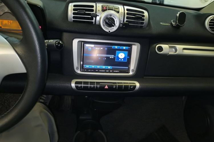 Used smart fortwo 2013 1.0T Hardtop Passion Edition Audio And AC Panel